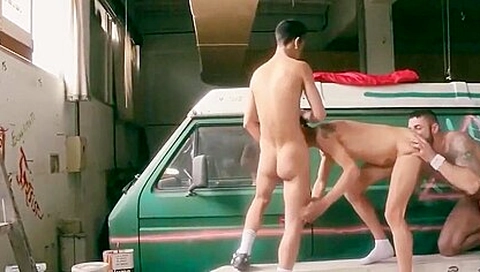 Homosexual Sex : Muscular Tattoo Homosexual Bang Anorexic Skinny (bareback