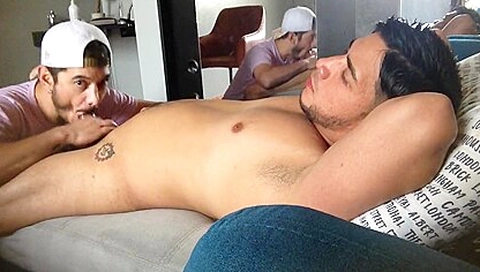 Muscle Hung Laid Back And Get A Blowjob