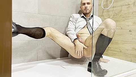 Kinky Hotel Fun In Suit And Tie And Piss Games Under The Shower