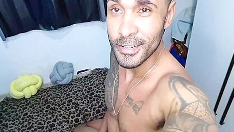 Magrinho Pauzudo Levou Pica No Cu E Leite, Nao Satisfeito Quis Tambem Porra Na Boca . Completo No Red 18 Min