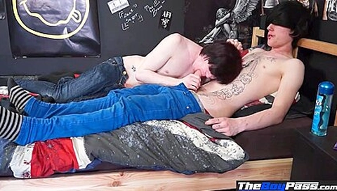 Hot Rocker Twink Fucks With His Big Cock